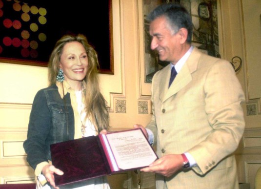 Faye D con Alberto Rodríguez Saá