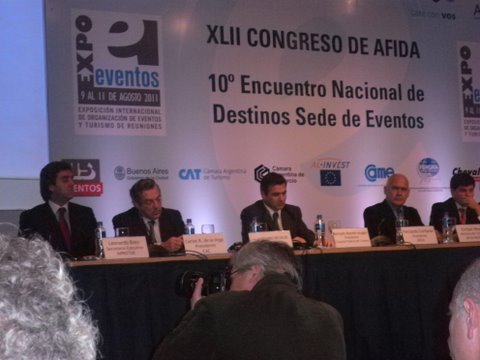 Leonardo Boto, Sec. Ejecutivo del Inprotur, Carlos de la Vega, Presidente del Cac, Bernardo R. Aragón, Presidente del Ente Fed. Turismo y Enrique Meyer, Ministro de Turismo de la Nación.