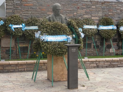 Monumento a Domingo F. Sarmiento en su casa natal en San Juan