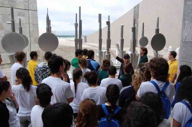 Os rapaces. Foto. Paula Sabajanes