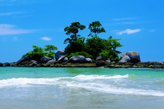 Playa Pedras Miudas en Ilha Bela, São Paulo. Foto por Editora Peixes-Embratur. Todos los derechos reservados por Visit Brasil