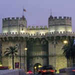 TORRES DE SERRANO (VISTA NOCTURNA) - Valencia