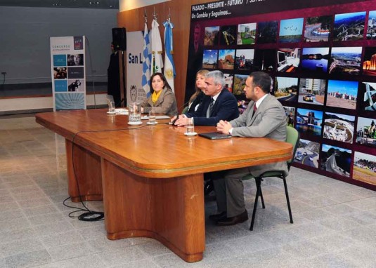 Cecilia Luberriaga, Ministro de Turismo y las Culturas, Teresa Nigra Ministro de Salud , Marcelo Sosa, Ministro de Educación  y  Vicegobernador de San Luis Jorge Díaz