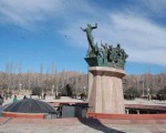 El Monumento al Pueblo Puntano de la Independencia es una  obra arquitectónica y escultórica dedicada al pueblo de San Luis