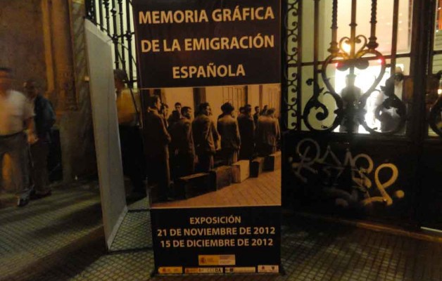 Memoria Gráfica de la Emigración se expuso en la Sociedad Patriótica y Cultural Española