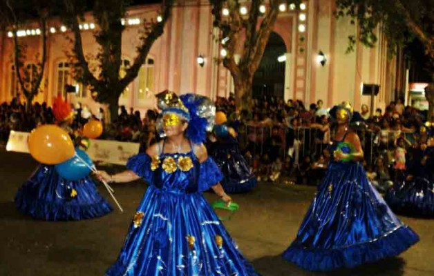 Villa Mercedes bailó al ritmo de la Scola de Samba Sierras del Carnaval