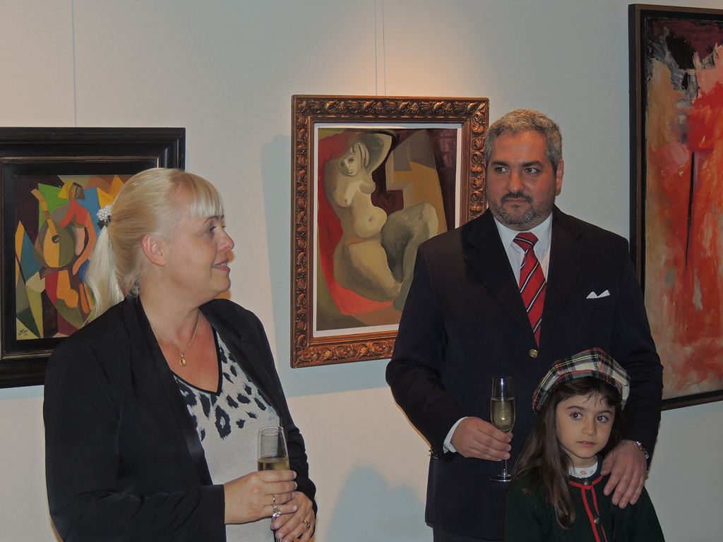Sandra de los Ángeles Juárez, directora ejecutiva y Bernardo Quevedo Borde, curador de la muestra Sandra de los Ángeles Juárez, directora ejecutiva y Bernardo Quevedo Borde, curador de la muestra