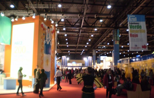 El Centro Cultural de España Buenos Aires, invita a la presentación de “La hora Violeta” en la Feria del Libro de Bs. As.
