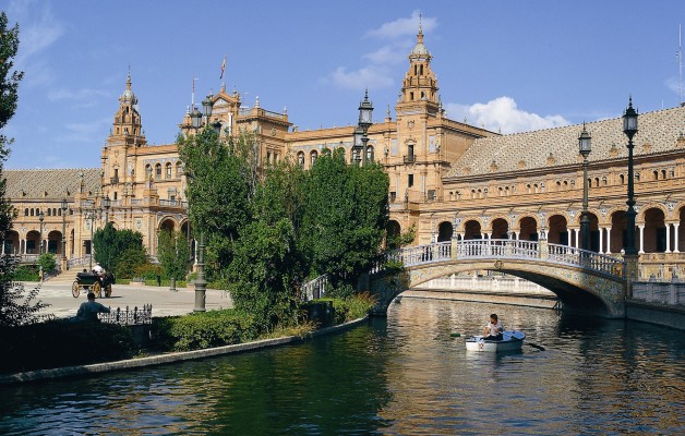 Sevilla y el encanto de los paseos por sus parques y jardines