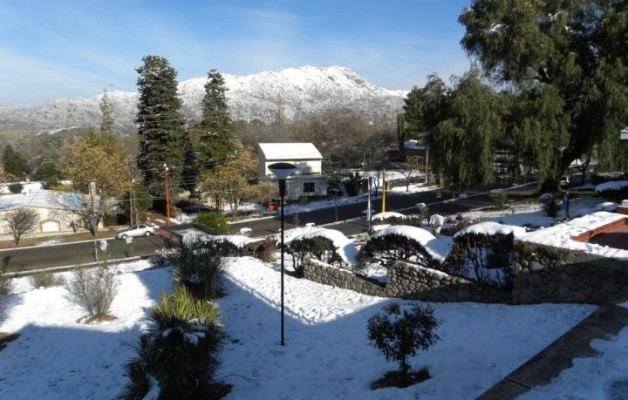 Potrero de los Funes amaneció cubierto de nieve