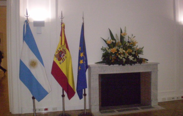 Los españoles que residan en el exterior recibirán asistencia sanitaria durante su estadía en España