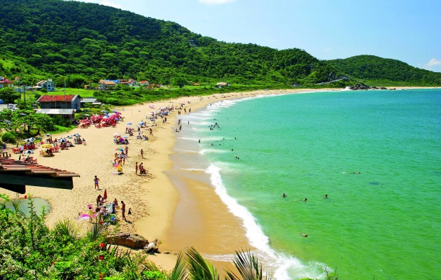 “Viva el verano más cerca. Venga a Brasil”, invita a los turistas en FIT 2015