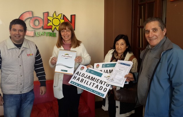 El Ministerio de Turismo de Entre Ríos, entregó habilitaciones de alojamientos turísticos en Colón