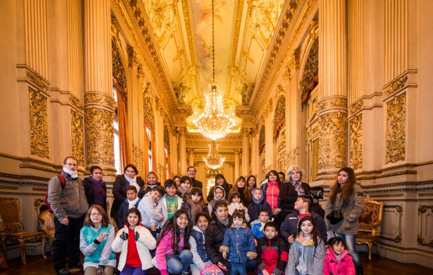 Alumnos del programa Arte en Barrios visitaron por primera vez el Teatro Colón
