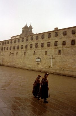 Pilgrims - Plaza Quintana