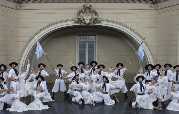 El Ballet Folclórico Nacional, realiza una gira por Córdoba y Corrientes