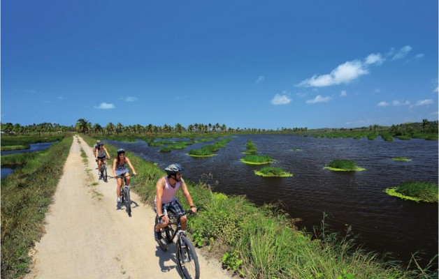 Porto de Galinhas cuenta con senderos para recorrer en bicicleta