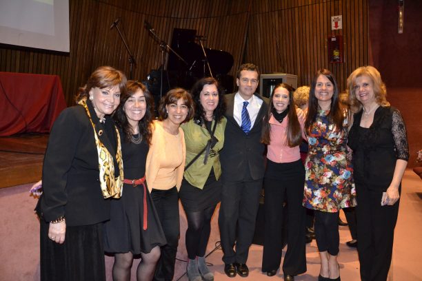 Directivos y parte del plantel docente del Instituto Mallea
