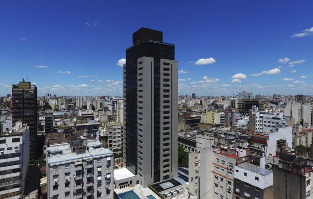 Amérian Grand View: un hotel que contempla a Buenos Aires desde su gigantesca arquitectura