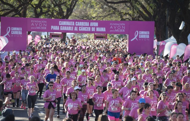 La Caminata AVON celebra la vida a través del cuidado de la salud