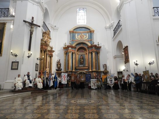 El Cruceiro Gallego fue entronizado en la Iglesia de San Ignacio de Loyola