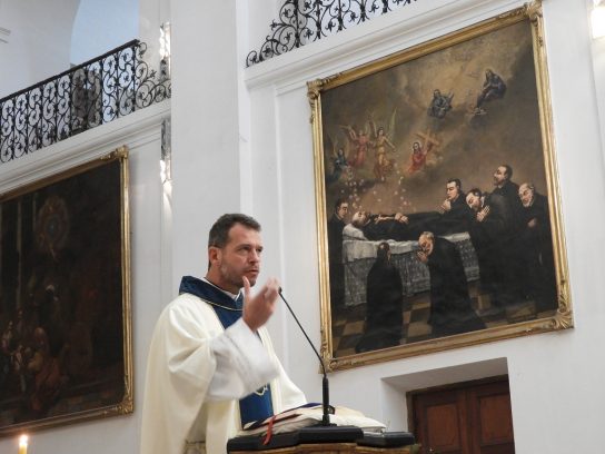 El Cruceiro Gallego fue entronizado en la Iglesia de San Ignacio de Loyola