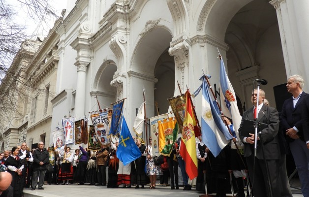 El Cruceiro Gallego fue entronizado en la Iglesia de San Ignacio de Loyola