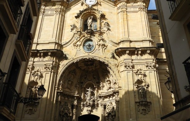 Santa María del Coro, la iglesia de los fieles en San Sebastián