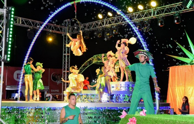 La Fiesta Nacional del Sol abrió las puertas del Complejo Ferial en una noche inolvidable