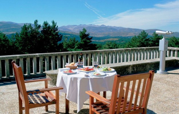 El Parador de Gredos, elegido por los turistas por su decoración rústica y señorial