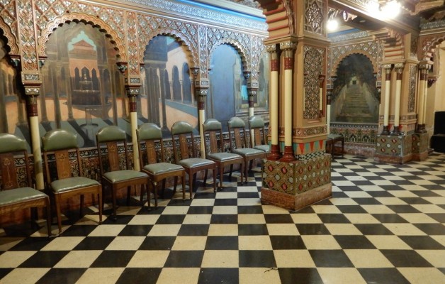 El Club Español recupera su brillo de antaño con la restauración del Salón de la Alhambra