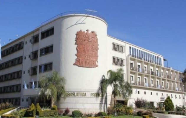 El edificio de la Cámara de Diputados de San Juan, rindió homenaje a los caídos en Malvinas