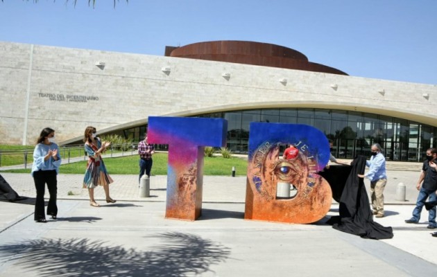 La Flauta Mágica, presente en las letras icónicas del Teatro del Bicentenario