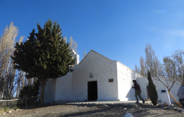 En Semana Santa, la Capilla de Achango, un tesoro de adobe en el corazón de Pismanta