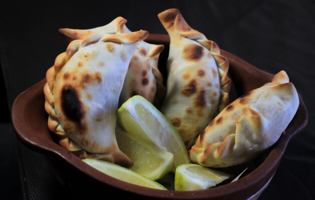 Famaillá, la Capital Nacional de la Empanada, presenta el plato tradicional de la cocina tucumana