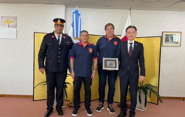 El gobierno de Japón donó dos autobombas a los bomberos voluntarios de Berazategui, en la provincia de Bs. As. y de la ciudad de Loreto, en Santiago del Estero